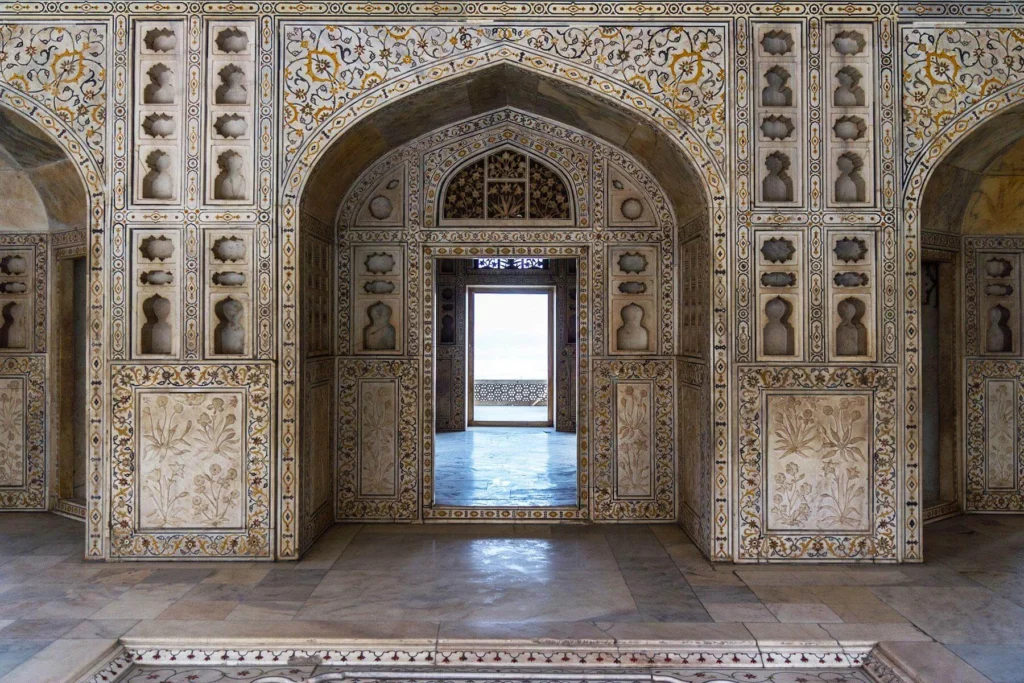inside the taj mahal